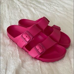 PINK Birkenstock’s!